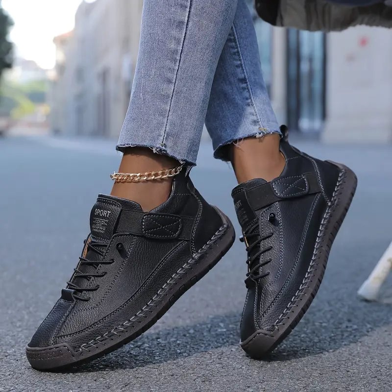 Corinna Sneakers Donna con Lacci e Suola Piatta in Nero, foto 1