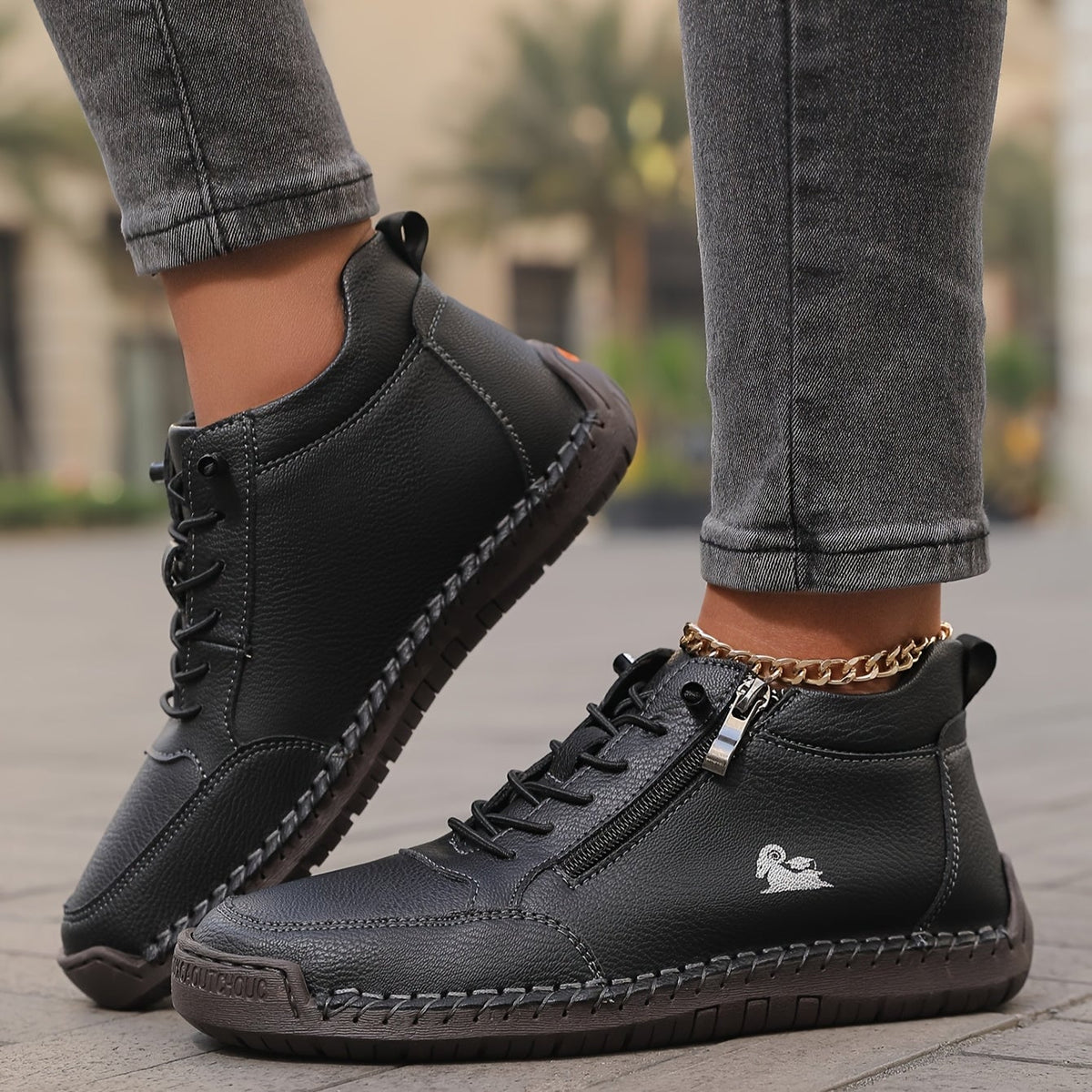 Crocetta Sneakers Donna con Lacci e Suola Piatta in Nero, foto 1