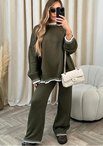 Giosetta Completo Donna a Zampa con Girocollo a Maniche Lunghe in Beige, foto 3