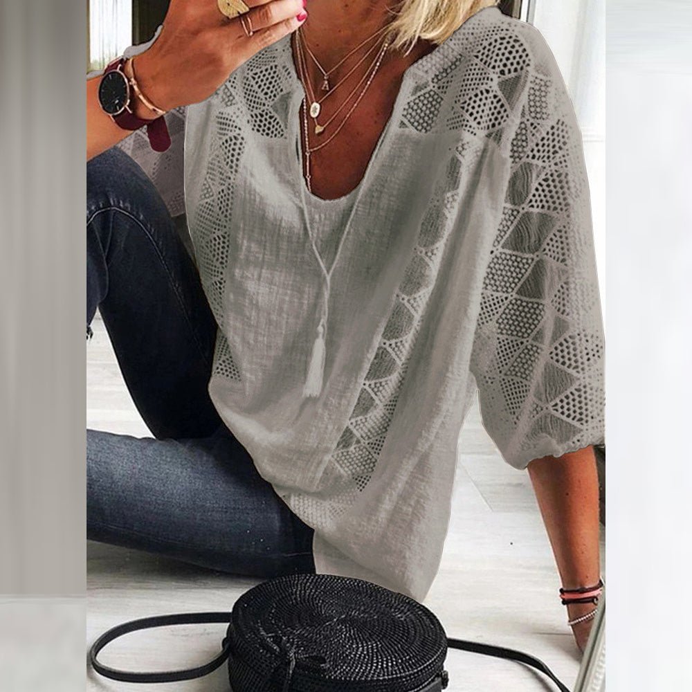 Isabeau Blusa Donna dalla Vestibilità Morbida con Scollo a V e Pizzo, foto 3