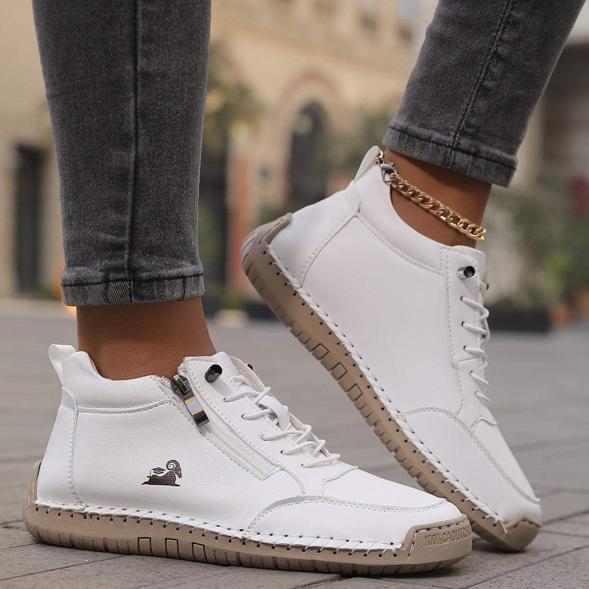 Vittorina Sneakers Donna con Lacci e Suola Piatta in Bianco, foto 1